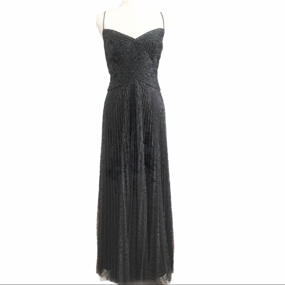 BADGLEY MISCHKA GREY EMPIRE LACED MINI SEQUIN SLEEVELESS EVENING DRESS - 8 - Picture 1 of 14